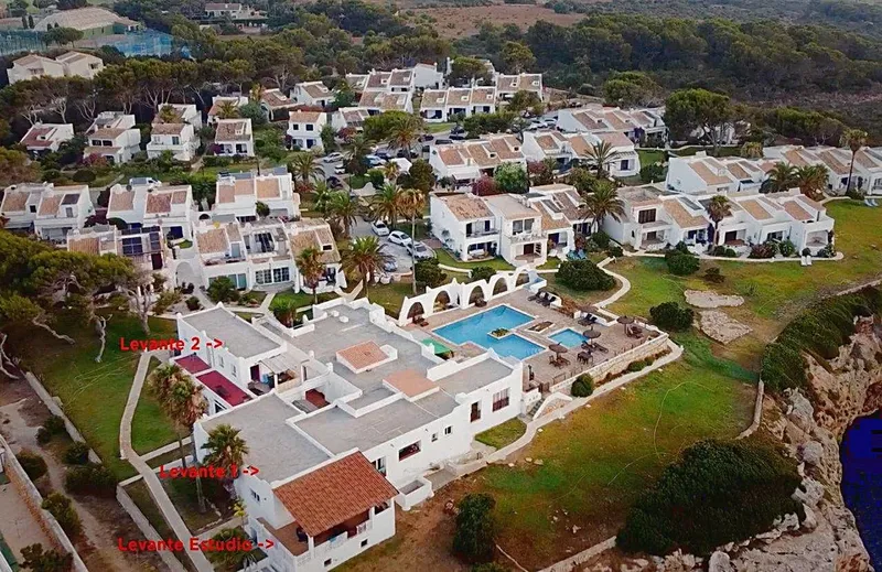 Residential complex on the first sea line - versatile investment in Cala Serena — photo 1
