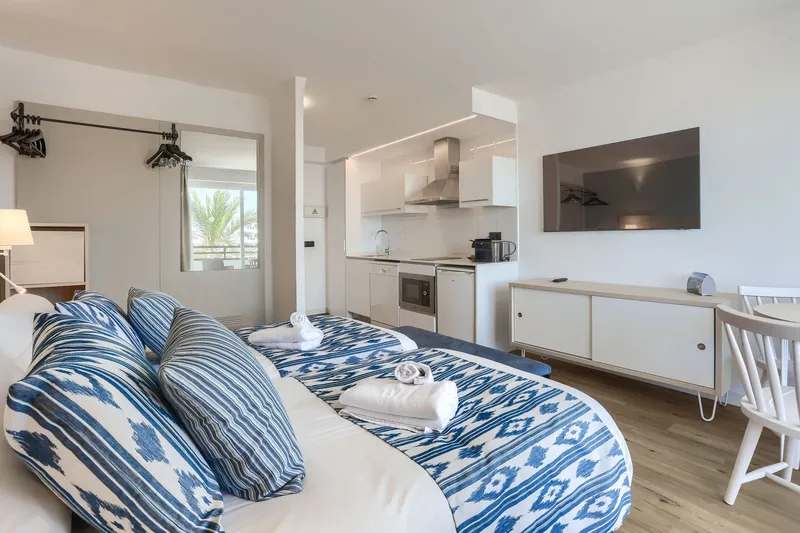 Apartment in Portocolom - sunny communal pool with terrace — photo 4