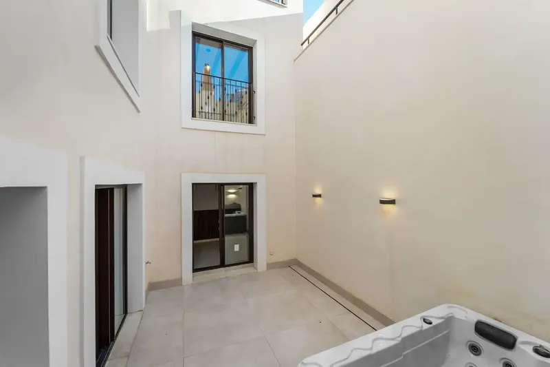 For sale: this newly built modern-style house with high-quality materials — photo 6