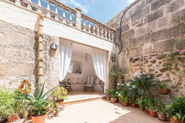 Authentic town house with outdoor living for sale in Pollensa, North Mallorca — photo 6