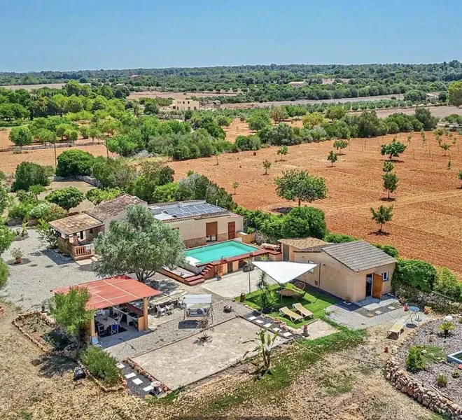 Rustic finca in Santa Eugenia — photo 1