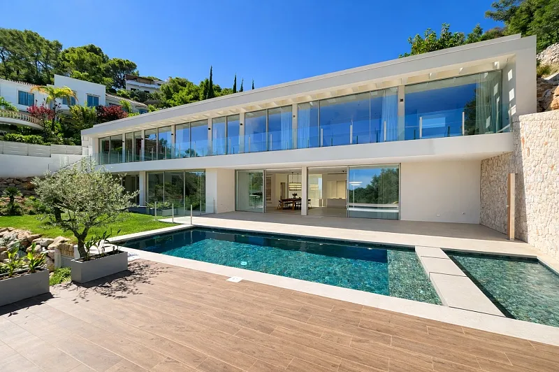 Ultra-luxury modern new-build villa with partial sea views in Portals Nous Mas — photo 1