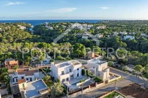 Ref. PRO234 – Modern newly built villa with sophisticated details, saltwater pool, outdoor kitchen and rooftop terrace in Cala Santanyí – just 800 meters from the beach — photo 1