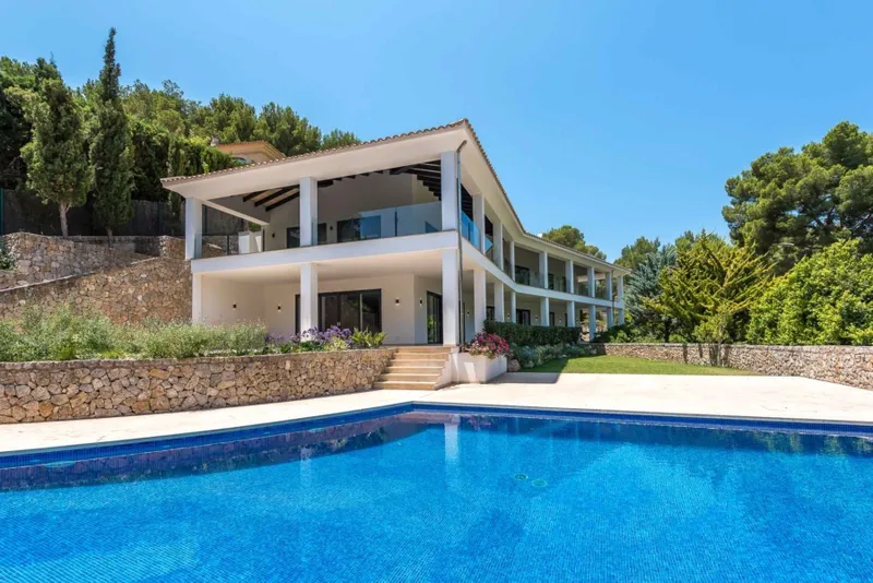 Exclusive fully renovated villa on the second sea line in Cala Fornells - Modern villa with pool (15404) — photo 2