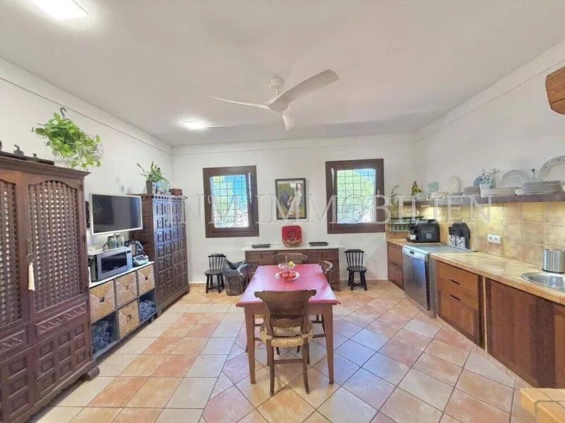 14.700m² Finca mit 6 Zimmern, Pool und Gästehaus zu kaufen — photo 10