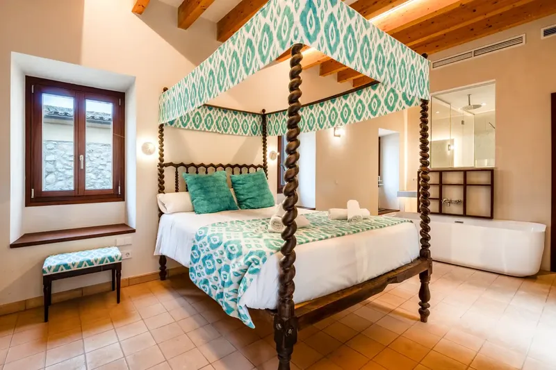 This exceptional townhouse in the heart of Artà combines Mallorcan character with modern comfort - and is particularly — photo 12