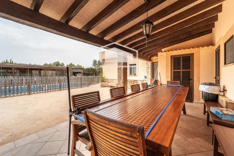 Chalet in Portocolom, with 490 m2, 4 bedrooms, 2 bathrooms and pool — photo 7
