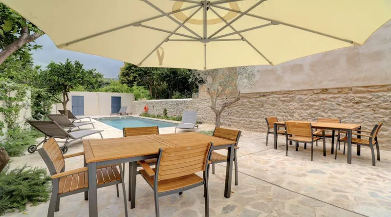 Exclusive townhouse with private pool in the heart of Pollensa's old town with ETV license - Ref. 10104 — photo 1