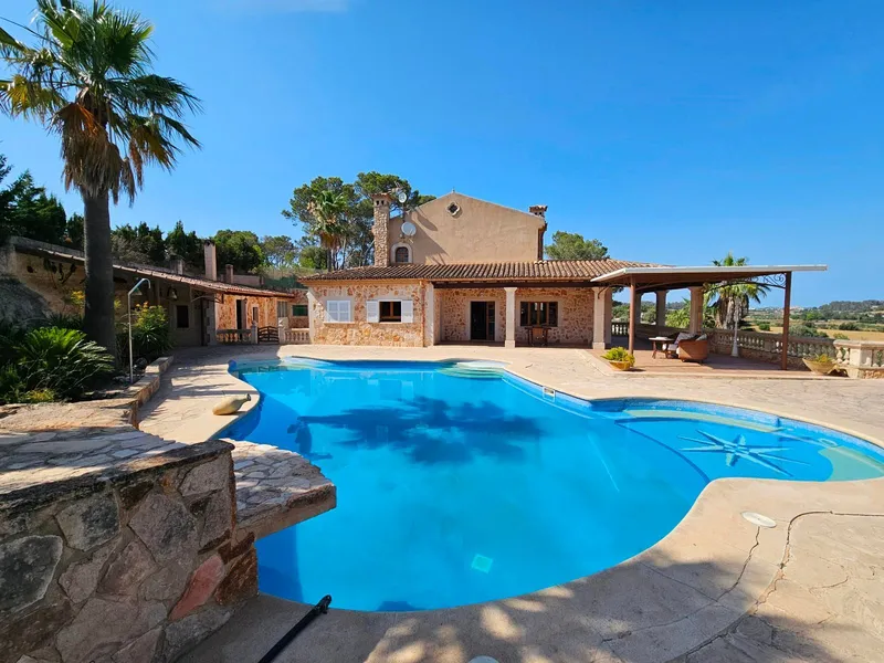 Fantastic rustic estate in Lloret de Vista Alegre — photo 1