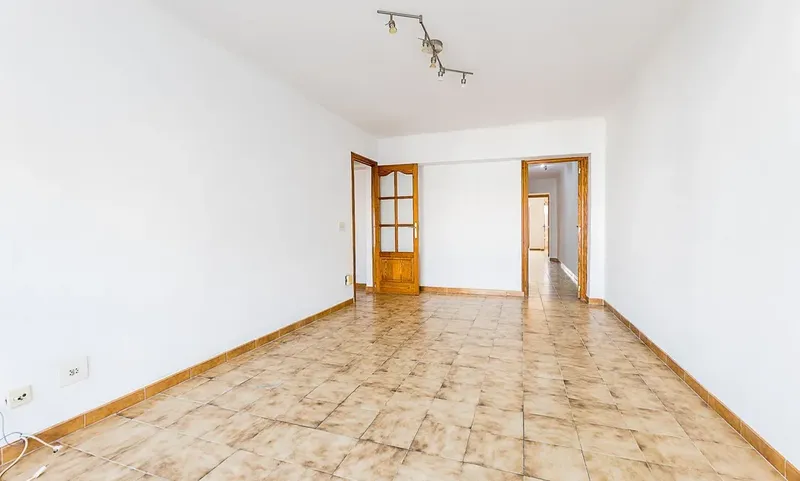 Apartment with elevator in Camp Redó area — photo 4
