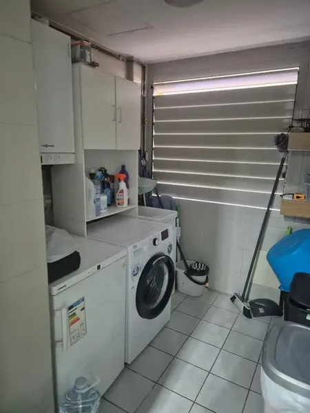 Apartment for sale in Cala Millor, in a quiet area, with two bedrooms with built-in wardrobes, a bright living room and a furnished kitchen — photo 4