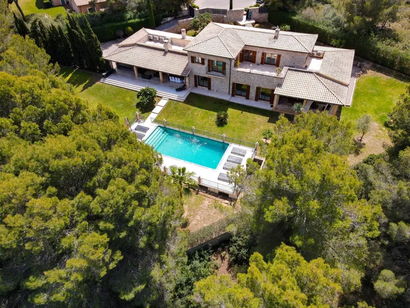 Prime Luxury Villa for Sale in Santa Ponsa next to the Golf Course — photo 1