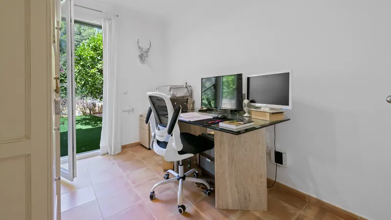 Cozy semi-detached house for sale in Camp de Mar in an exclusive residential community — photo 12