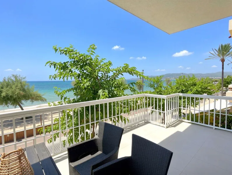 Exclusive beachfront apartment — photo 2