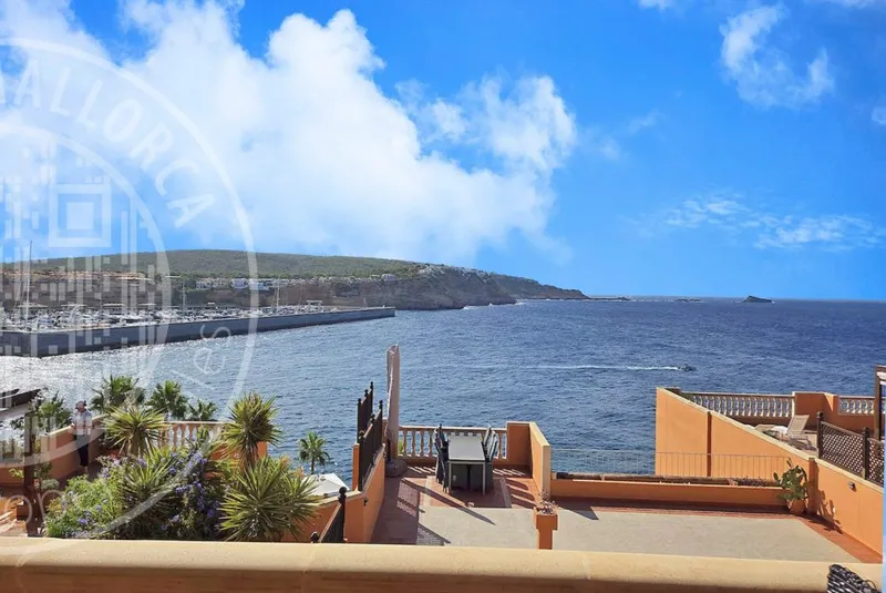 251103 – Frontline Living with XL Terraces — photo 1