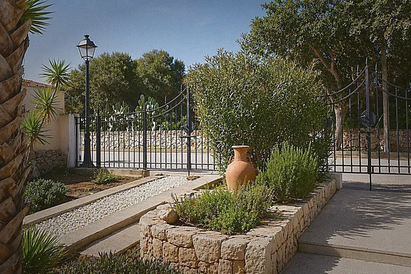 Single-family home in Cala Llombards - a few steps from the bay — photo 4