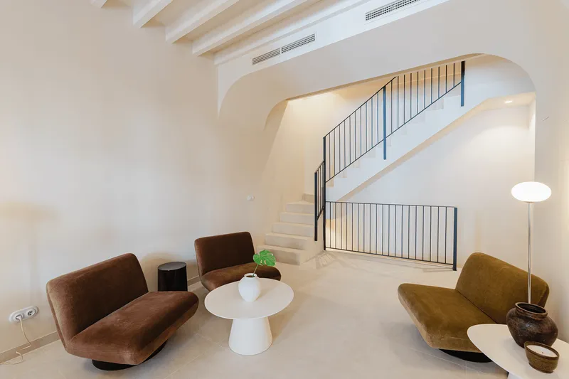 Renovated townhouse with terrace in Palma de Mallorca old town — photo 10