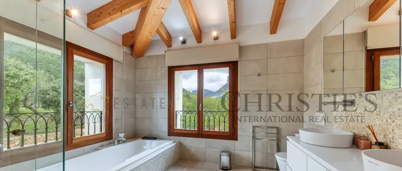 Modern country house in Alaró with large plot and pool — photo 9
