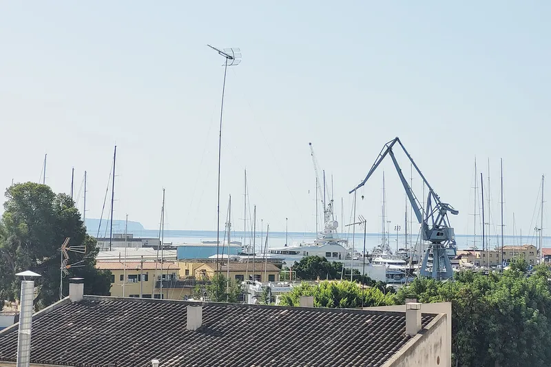 Möbliertes Reihenhaus mit Meerblick in Santa Catalina zu vermieten — photo 1
