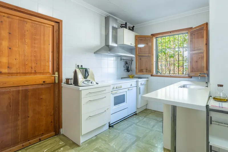 Villa in need of renovation in Costa de la Calma in a dream location — photo 11