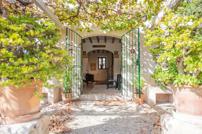 This beautiful Mallorcan finca has been carefully restored to a very high level, and now features all modern amenities — photo 6