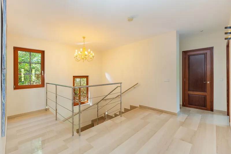 Elegante Villa mit mediterranem Flair und modernem Wohnkomfort — photo 12