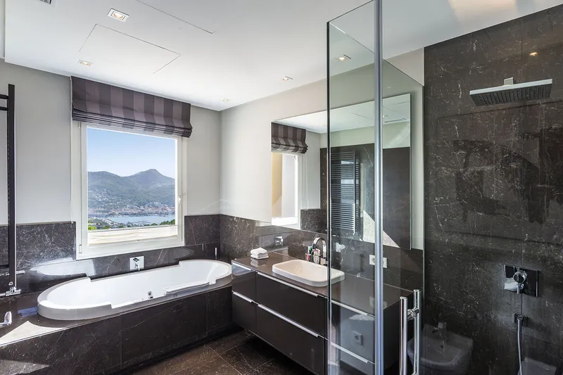 6-Bedroom Luxury Villa for Rent — photo 11