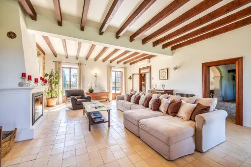 Binissalem, Charming renovated finca in traditional Mallorcan style, a few steps from the center of Binissalem available from August 2025 — photo 10