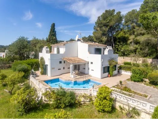 House, 4 beds, 200 m² — photo 1