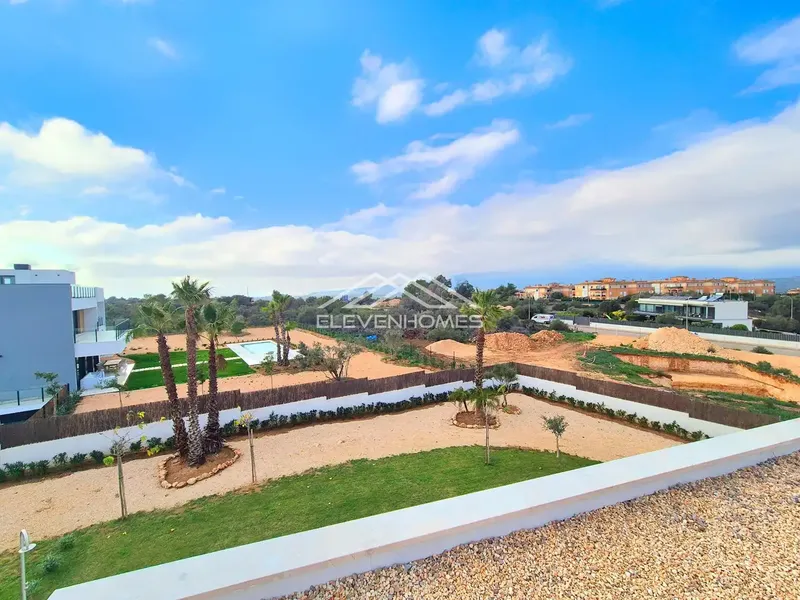 Upon arriving at Son Gual II, the landscape opens into an environment of absolute tranquility, surrounded by nature and with clear views that anticipate — photo 1
