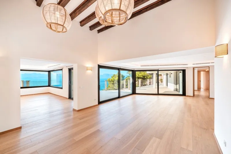 Mediterranean Waterfront Villa with Private Jetty, Pool & Holiday Rental Licence — photo 9