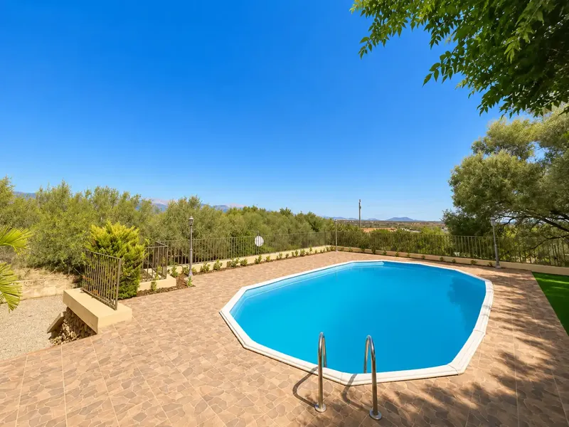 Large Mediterranean finca-style villa in Santa Eugènia, available for long-term rental from 15/08/2026, located in a residential area — photo 11