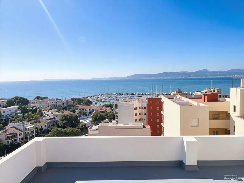 Penthouse with Ocean View, Terrace, and Potential — photo 2