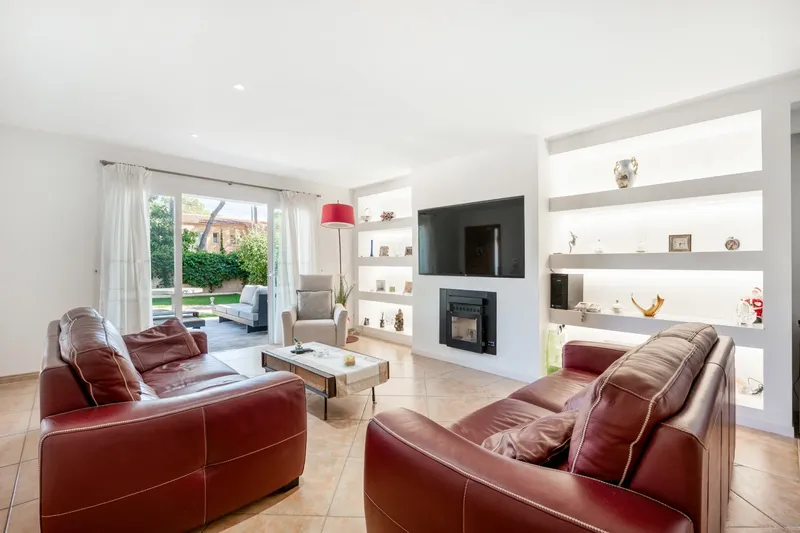 Detached villa in El Toro with garden and terrace — photo 4