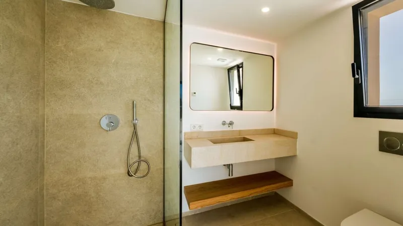 New build villa in Cala Llombards – with sea views and clear architecture near the beach — photo 10