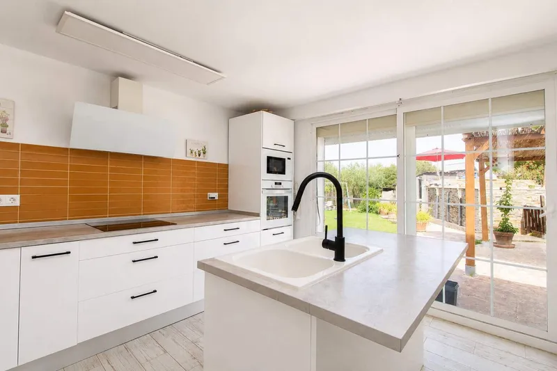1,000m² finca with 4 bedrooms, 2 bathrooms and pool for sale — photo 10