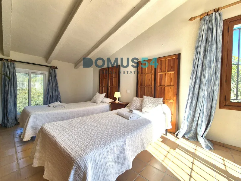 Rustic villa for rent in Petra with swimming pool, 32 square metre porch and barbecue — photo 10