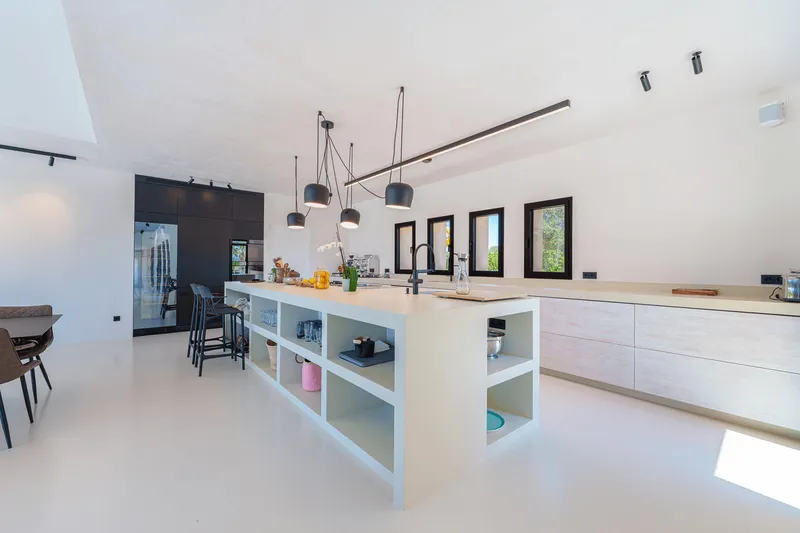 Elegant rustic estate in Campos with 5 suites and private garden — photo 6