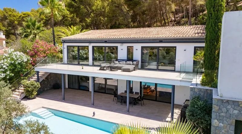 Contemporary coastal sanctuary with infinity pool and gym in Port d’Andratx — photo 1
