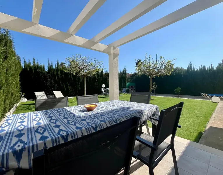 Apartamento con piscina en alquiler en Calle Pins 1 — photo 7