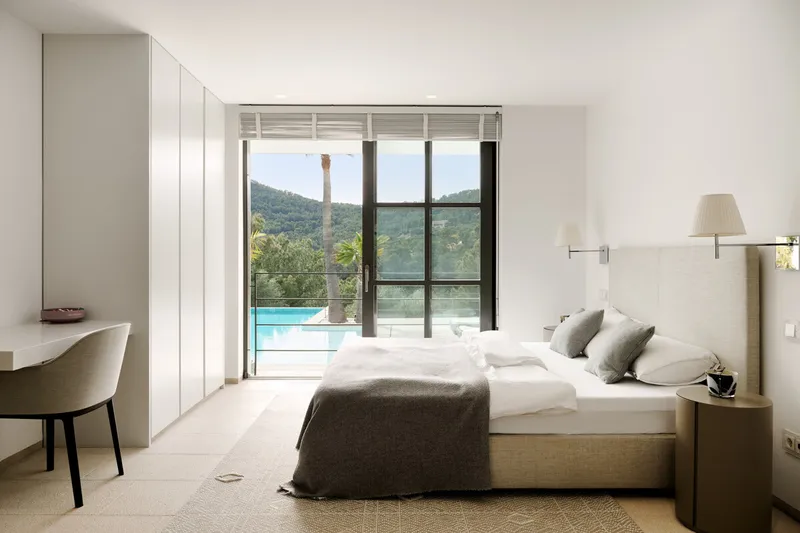 Exclusive villa in Montport with dream views - Marcel Remus Real Estate — photo 12