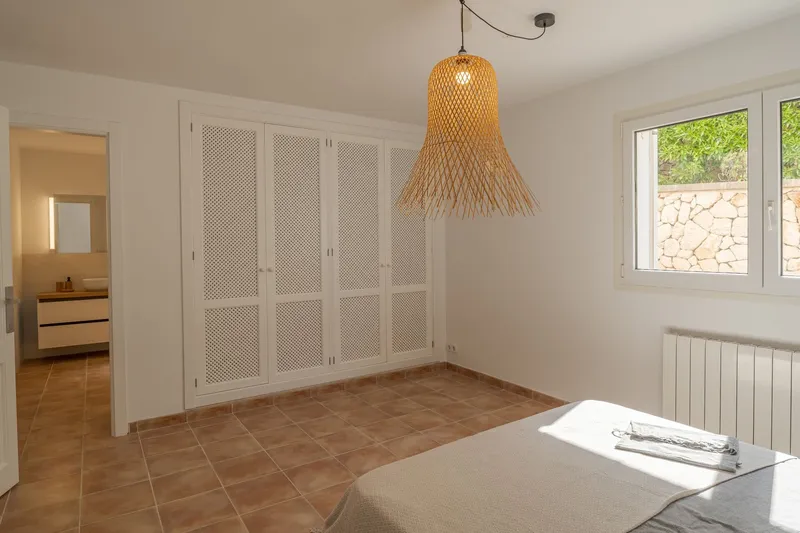 Spacious villa on Sa Punta in Portocolom with sea views — photo 10