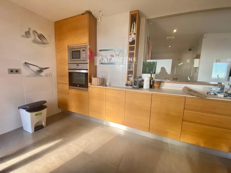 Penthouse — photo 1
