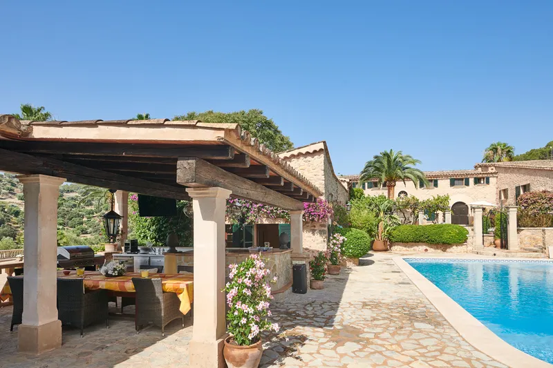 Magnificent manor house on a picturesque plot - Marcel Remus Real Estate — photo 2