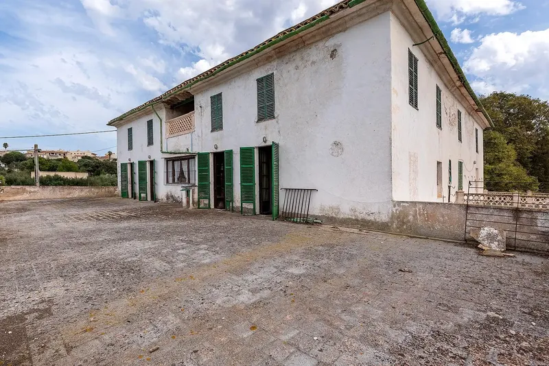 Discover this hidden gem in Campanet: a spectacular rustic estate offering a world of possibilities, with a construction of 1,228 — photo 3