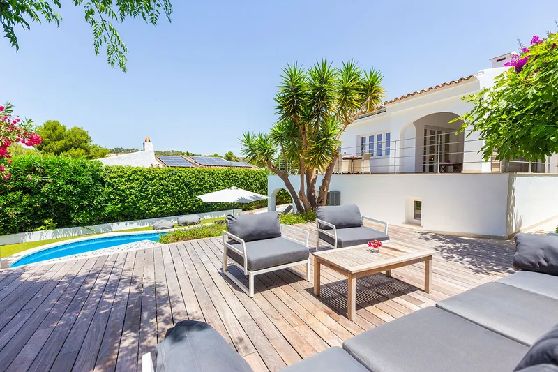 Charming house with Mediterranean flair in a quiet residential area — photo 4