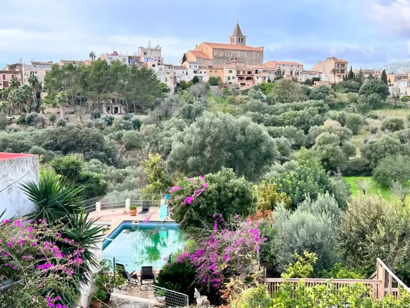 Relax on one of its terraces, a pleasant evening on a summer night, take a dip in the saltwater pool, while contemplating — photo 7