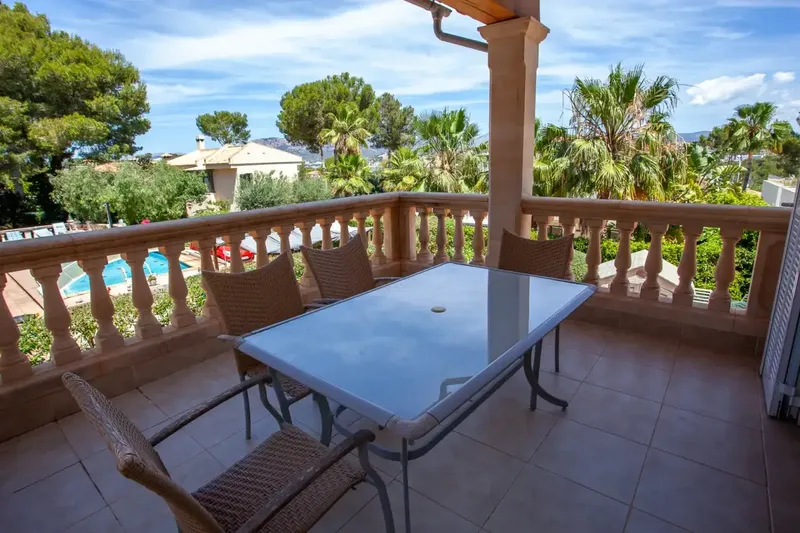 In one of the most coveted locations in Santa Ponsa, just a few minutes' walk from the beach, the marina and the golf course, you will find — photo 9