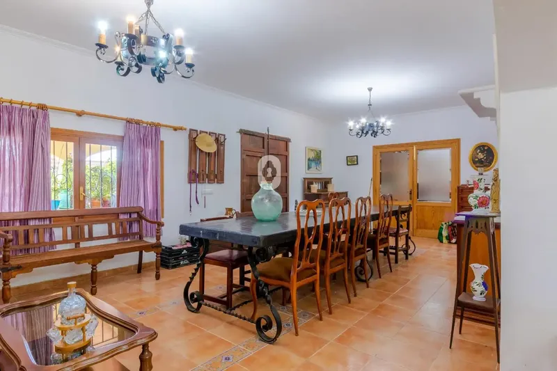 Descubre esta magnífica finca situada en Campanet, un enclave privilegiado de Mallorca donde la tranquilidad, la naturaleza y el auténtico c — photo 5