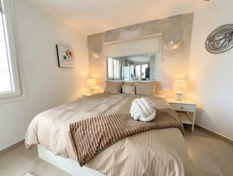 High-quality penthouse with panoramic sea views — photo 4